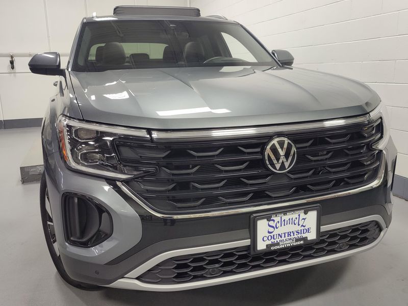 Used 2025 Volkswagen Atlas Cross Sport SEL AWD w/Sunroof & NavImage 2