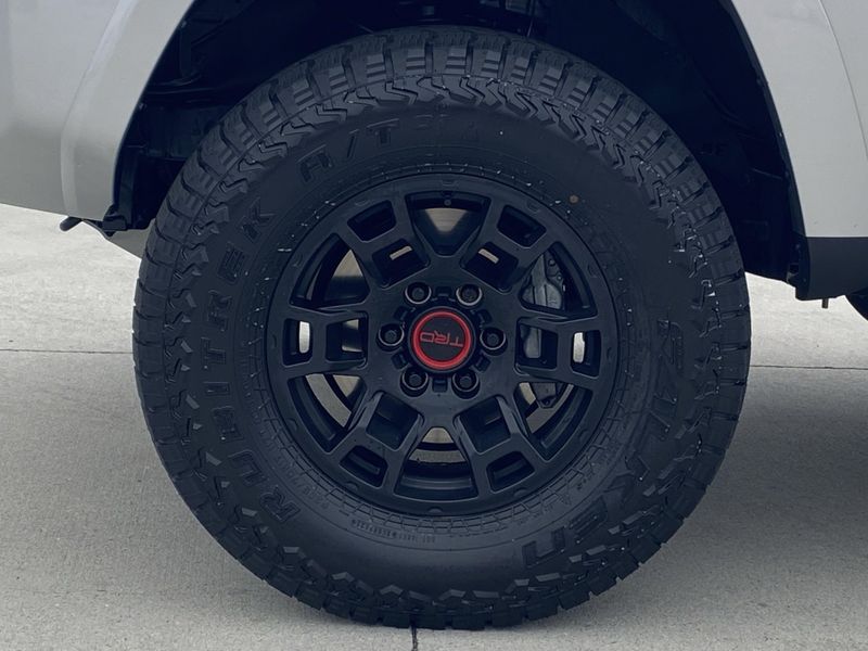 Used 2022 Toyota 4Runner SR5 PremiumImage 8