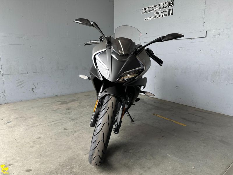 New 2025 CFMOTO 300SS Image 4