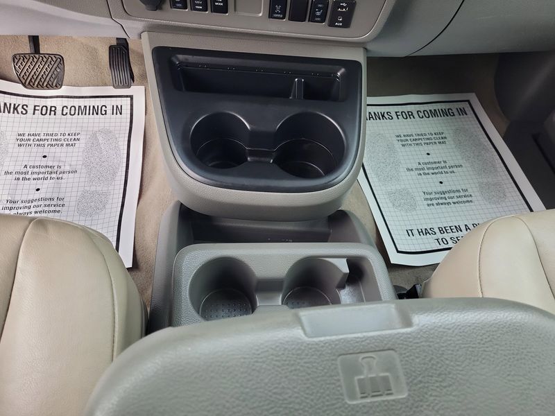 Used 2017 Nissan NV Passenger SLImage 9