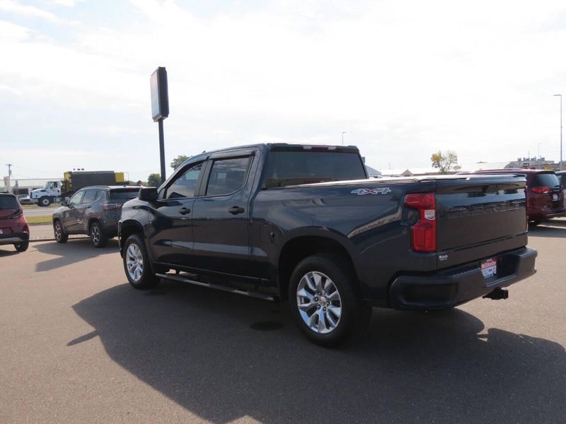 2021 Chevrolet Silverado 1500 Custom photo 4