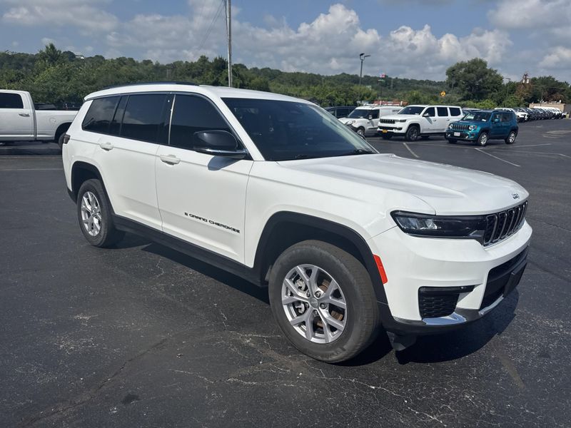 2022 Jeep Grand Cherokee Limited photo 4