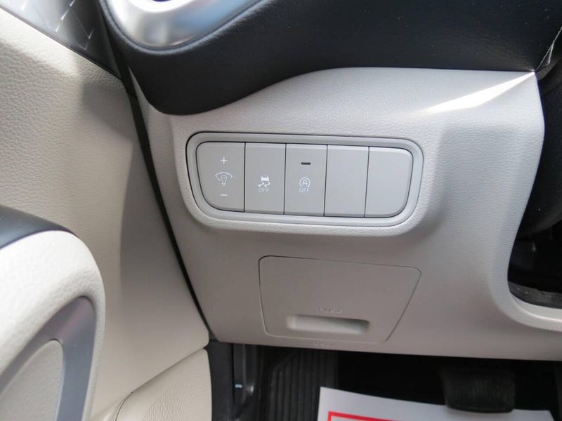 2023 Kia Soul LX 4dr CrossoverImage 12
