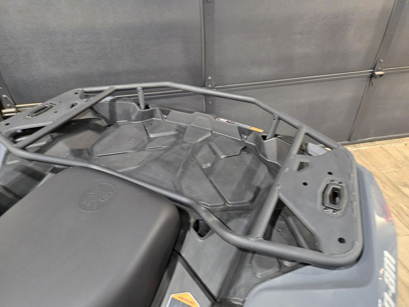 2025 Can-Am OUTLANDER 700 GRANITE GRAY Image 13