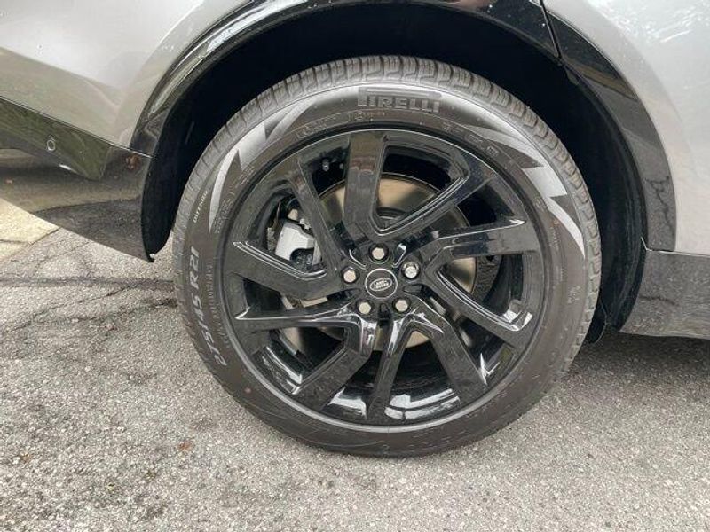 Used 2025 Land Rover Discovery Dynamic SE