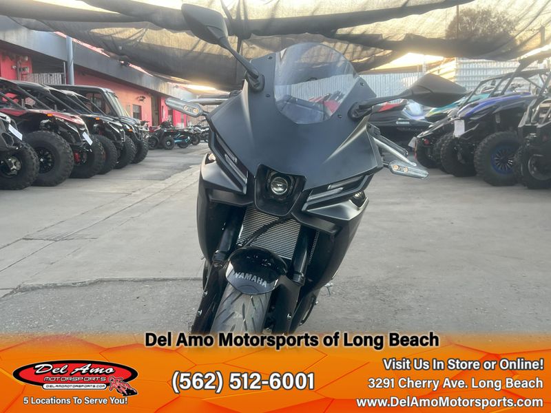 2025 Yamaha YZF-R3 ABS Image 4