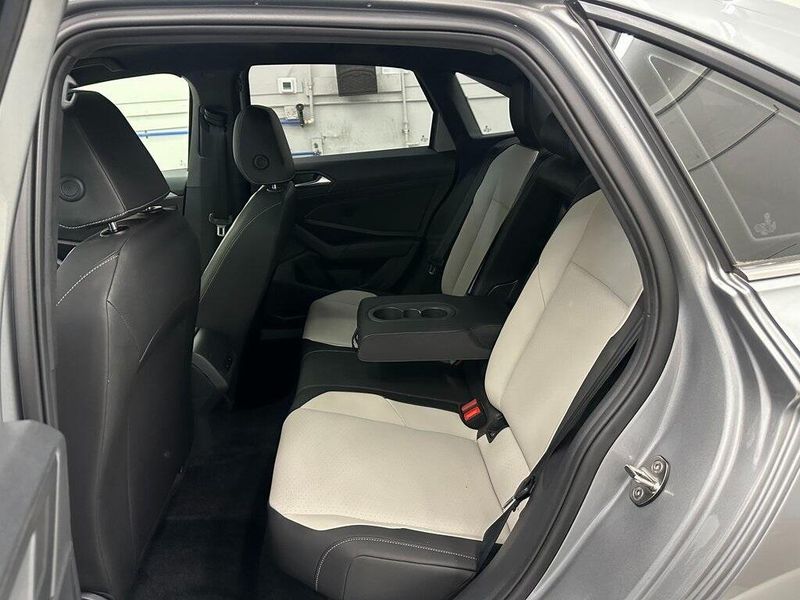 2019 Volkswagen Jetta R-LineImage 24