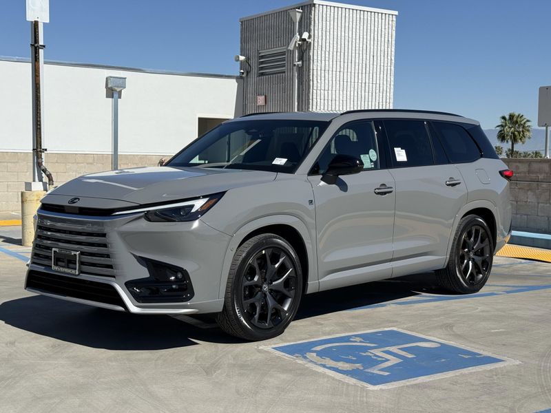 New 2026 Lexus TX 500h F SPORT Performance PremiumImage 7