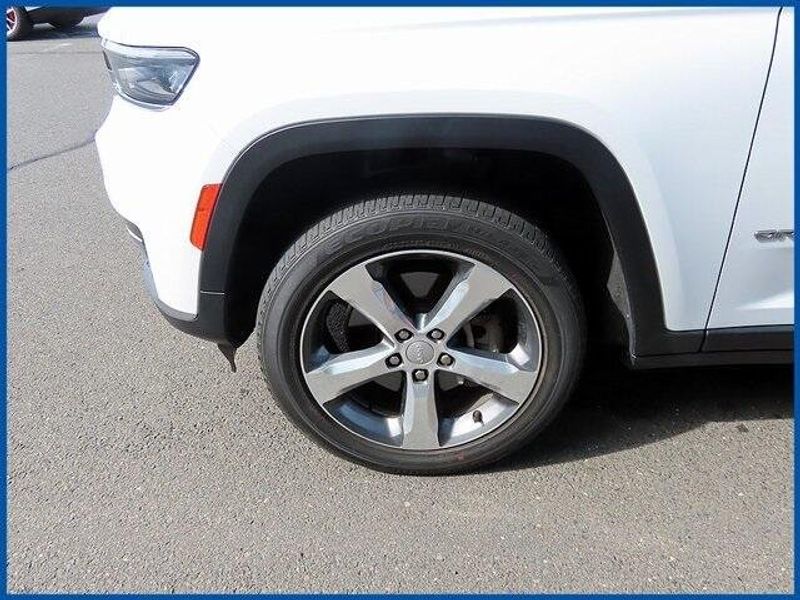 2021 Jeep Grand Cherokee Limited photo 4