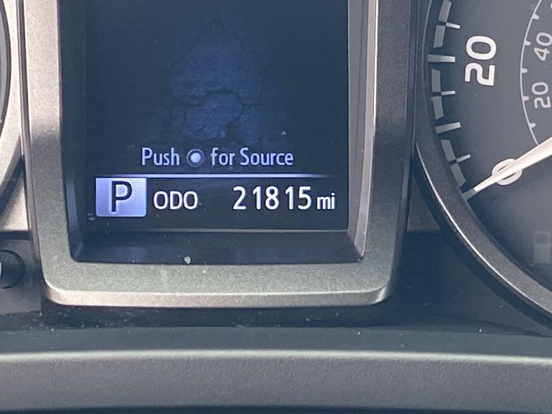 Used 2022 Toyota Tacoma TRD SportImage 29