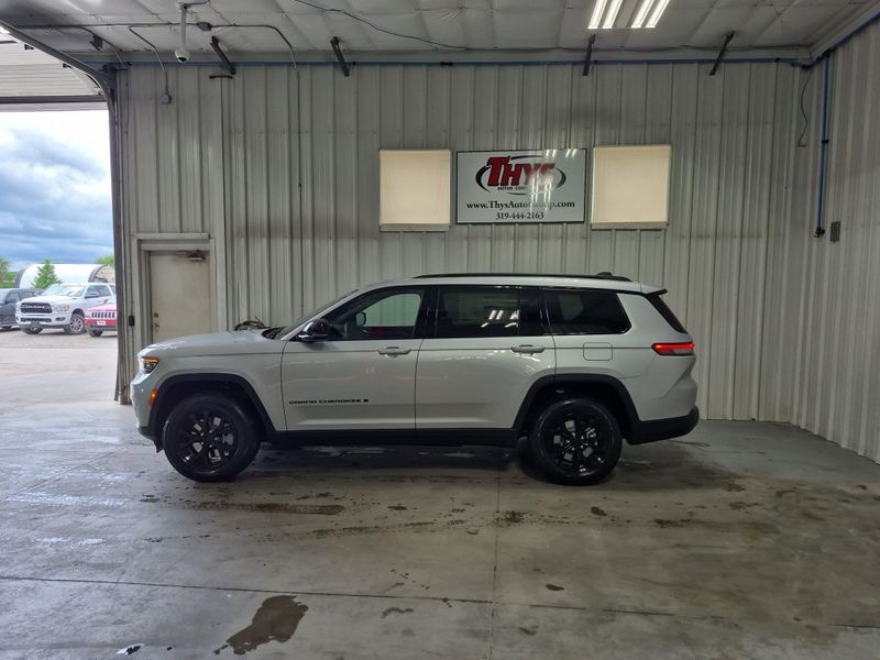 New 2025 Jeep Grand Cherokee L Altitude X 4x4Image 20