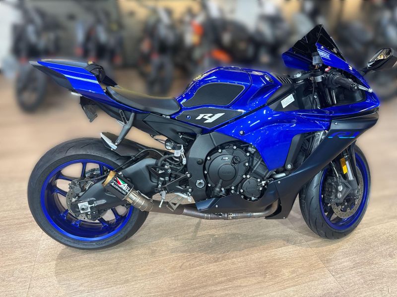 Used 2023 Yamaha YZF-R1 CA Image 12