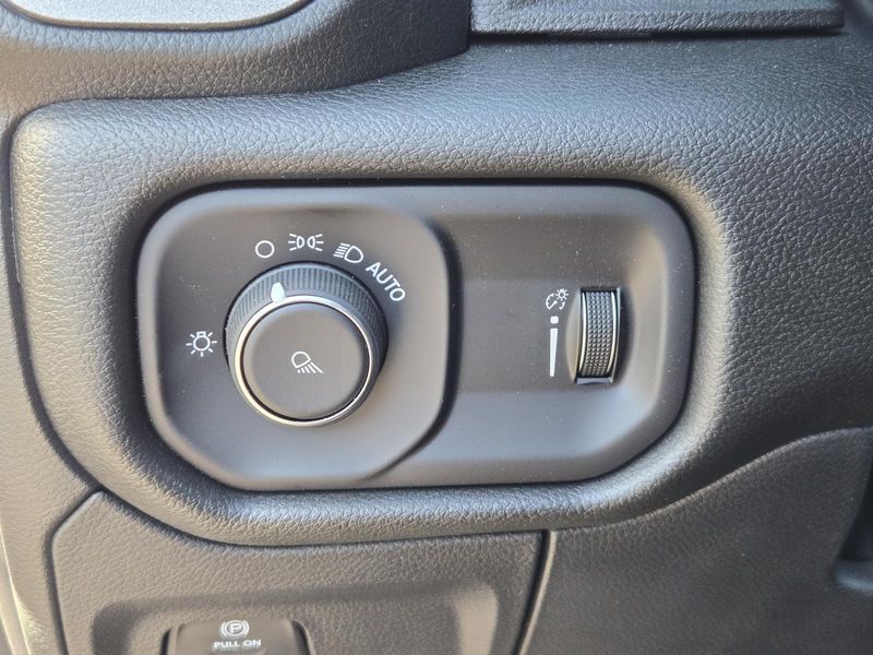 New 2026 RAM 1500 Tradesman Crew Cab 4x2 5'7' Box