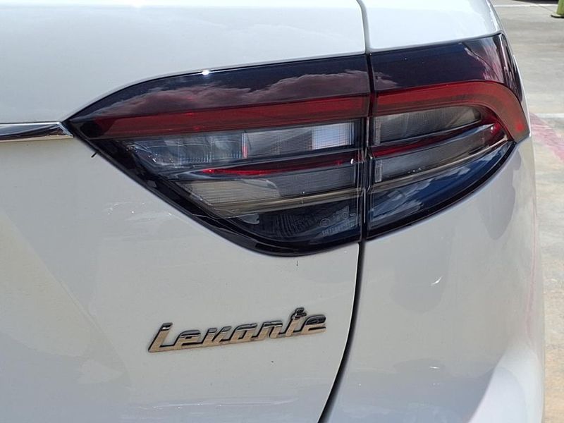 2022 Maserati Levante ModenaImage 12