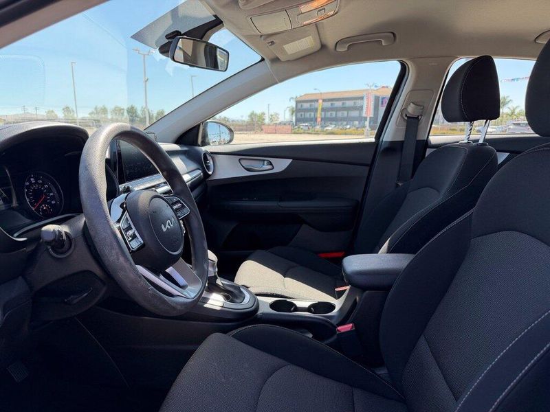 Used 2023 Kia Forte LXSImage 11
