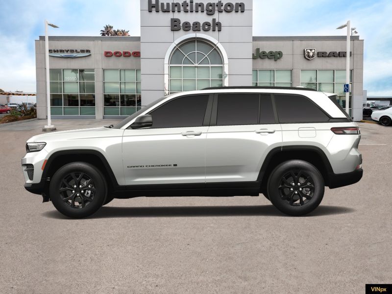 2024 Jeep Grand Cherokee Altitude 4x2Image 3