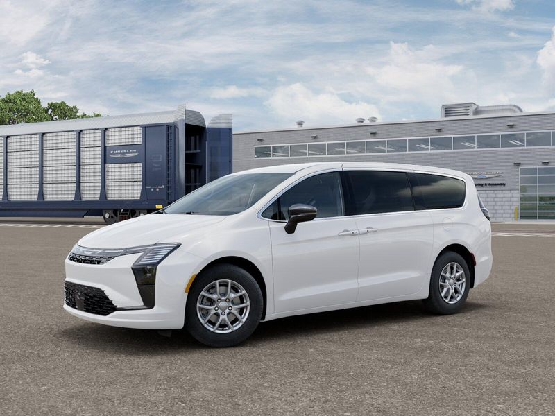 New 2027 Chrysler Pacifica SelectImage 1