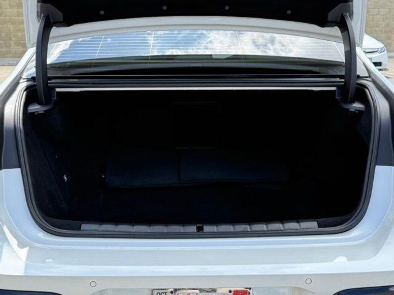 Used 2024 BMW i7 xDrive60Image 16