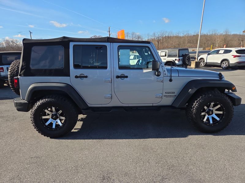 2016 Jeep Wrangler Unlimited Sport photo 2