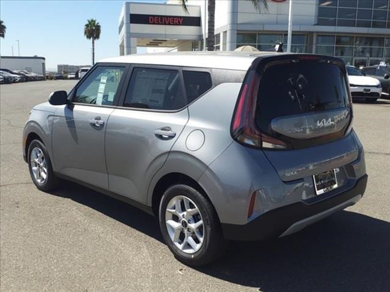 2025 Kia Soul SImage 4