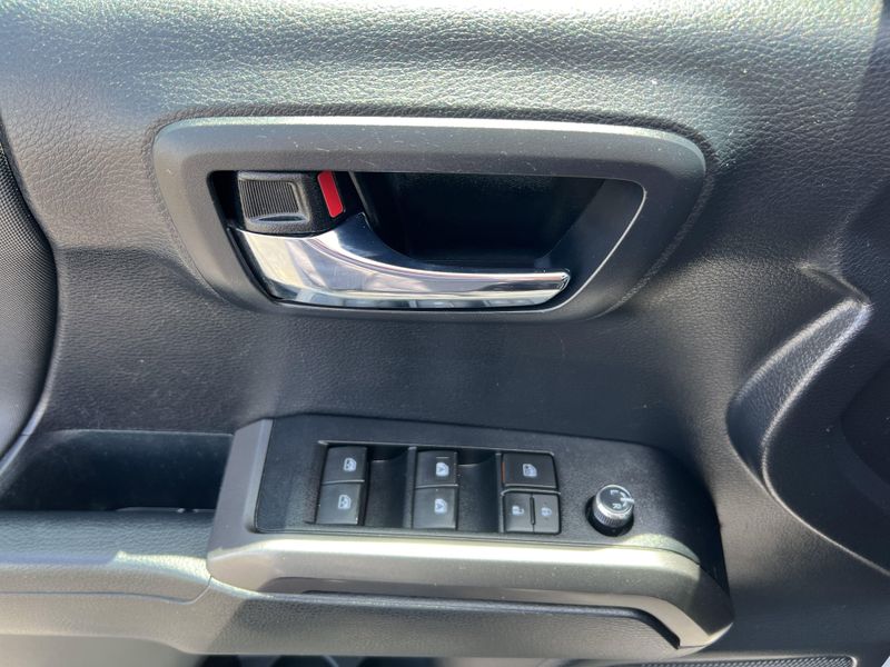 Used 2018 Toyota Tacoma TRD Off RoadImage 6