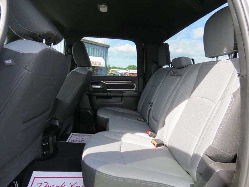 2024 RAM 2500 Big Horn 4x4 4dr Crew Cab 6.3 ft. SB PickupImage 27
