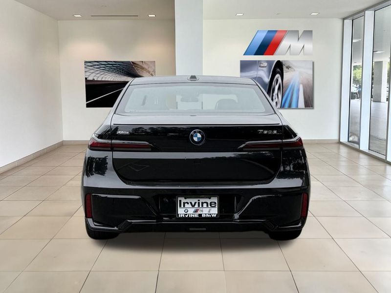 2025 BMW 7 Series 750e xDriveImage 7
