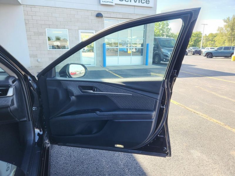 Used 2025 Toyota Camry XLE