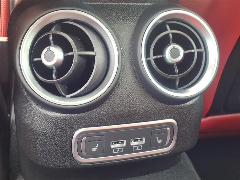 New 2025 Alfa Romeo Giulia VeloceImage 12