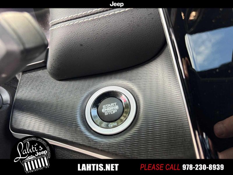2023 Jeep Grand Cherokee Altitude photo 21