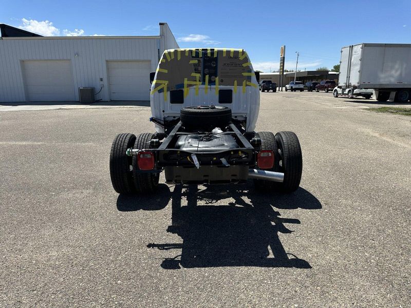 2024 RAM 3500 Tradesman Crew Cab Chassis 4x4 60