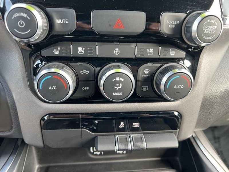 2024 RAM 1500 LaramieImage 39