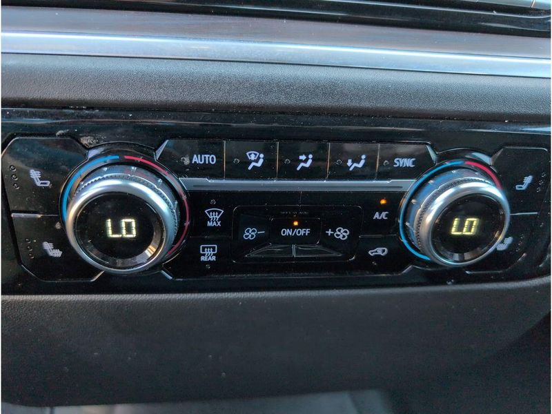 Used 2025 GMC Sierra 1500 SLTImage 18