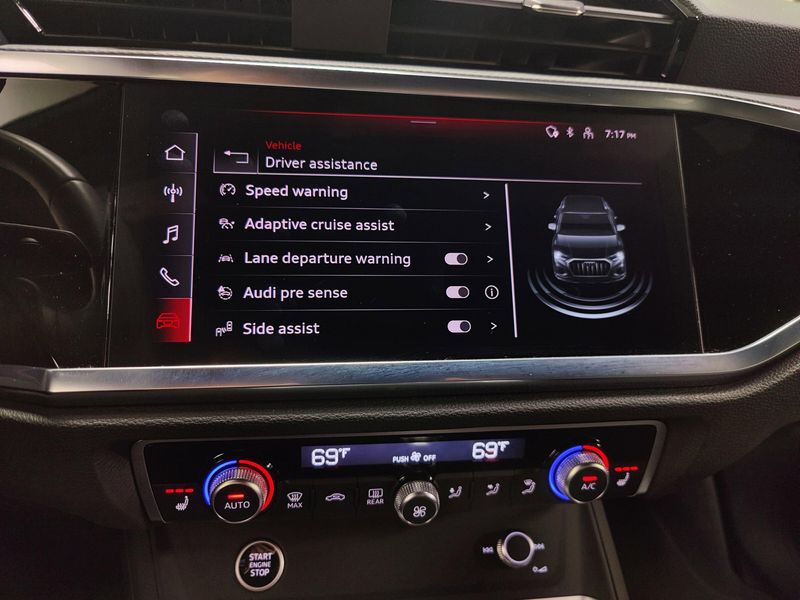 Used 2024 Audi Q3 S line Premium AWD w/ConvenienceImage 22