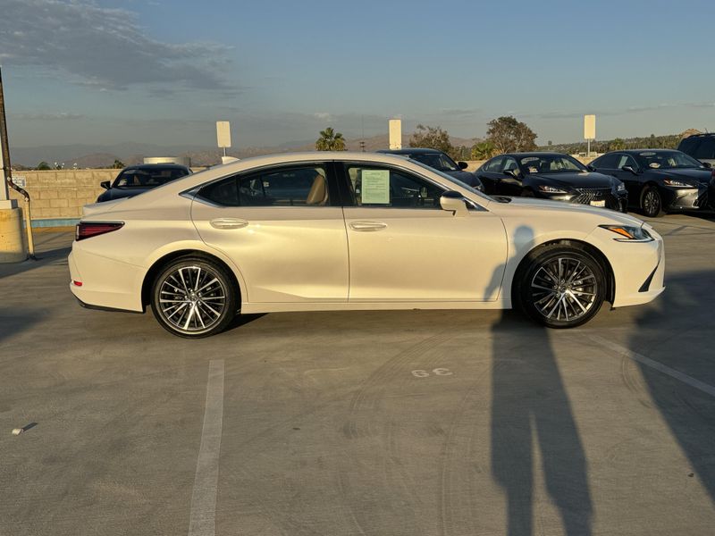Used 2024 Lexus ES 350Image 11