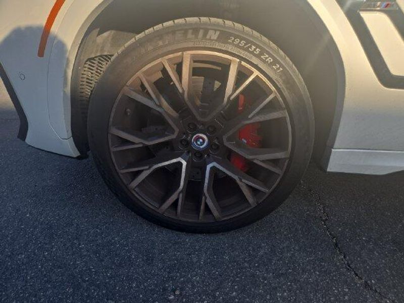 Used 2023 BMW X6 M BaseImage 21