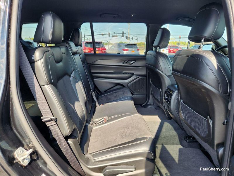 Used 2024 Jeep Grand Cherokee L Altitude