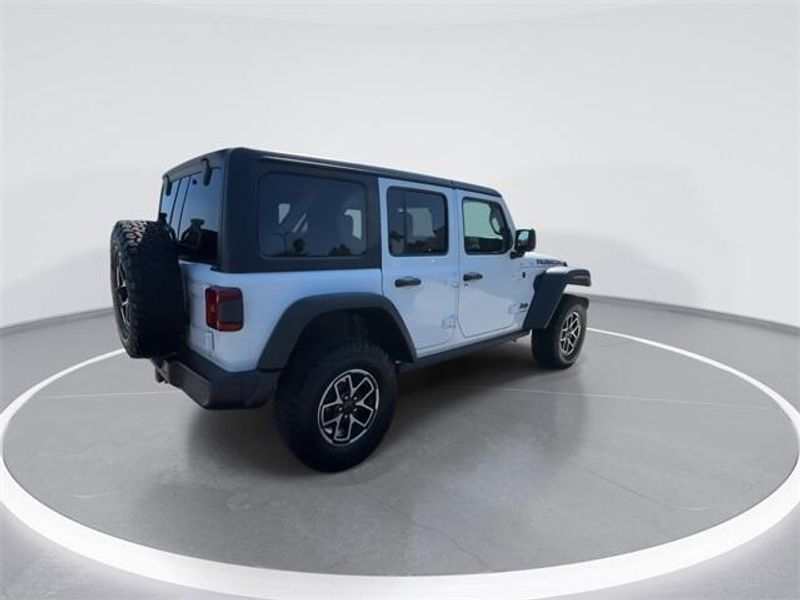 New 2025 Jeep Wrangler 4-door RubiconImage 8