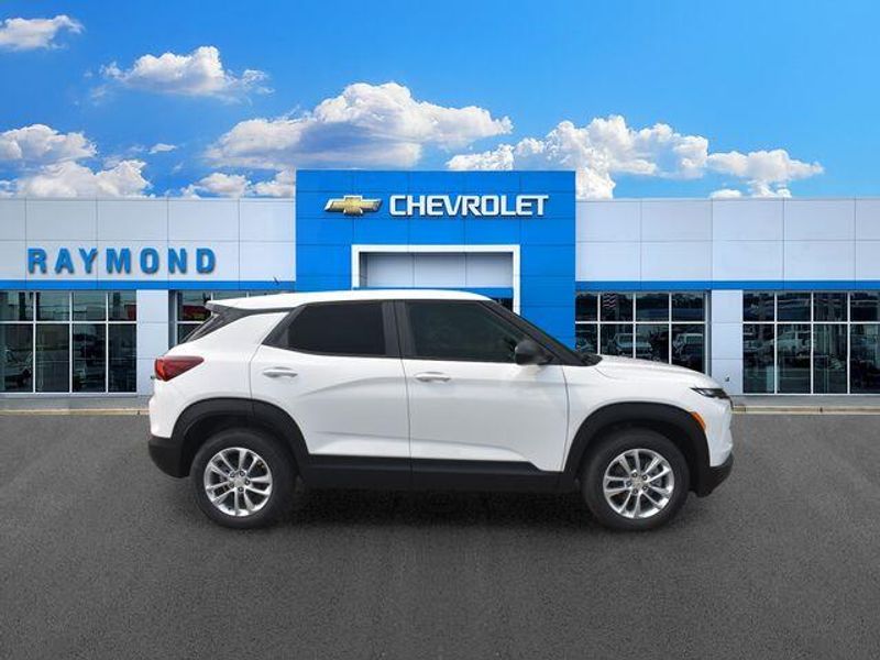 New 2026 Chevrolet TrailBlazer LSImage 2