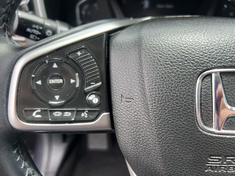 2017 Honda CR-V TouringImage 11