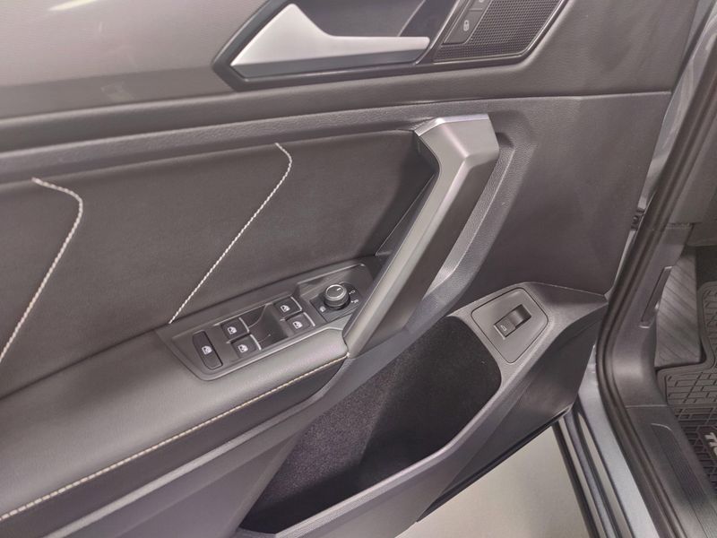 Used 2022 Volkswagen Tiguan SE AWD w/SunroofImage 28