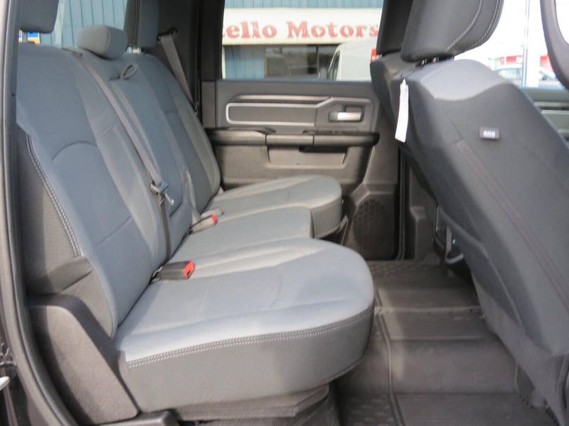 Used 2022 RAM 3500 Big Horn 4x4 4dr Crew Cab 6.3 ft. SB SRW PickupImage 13