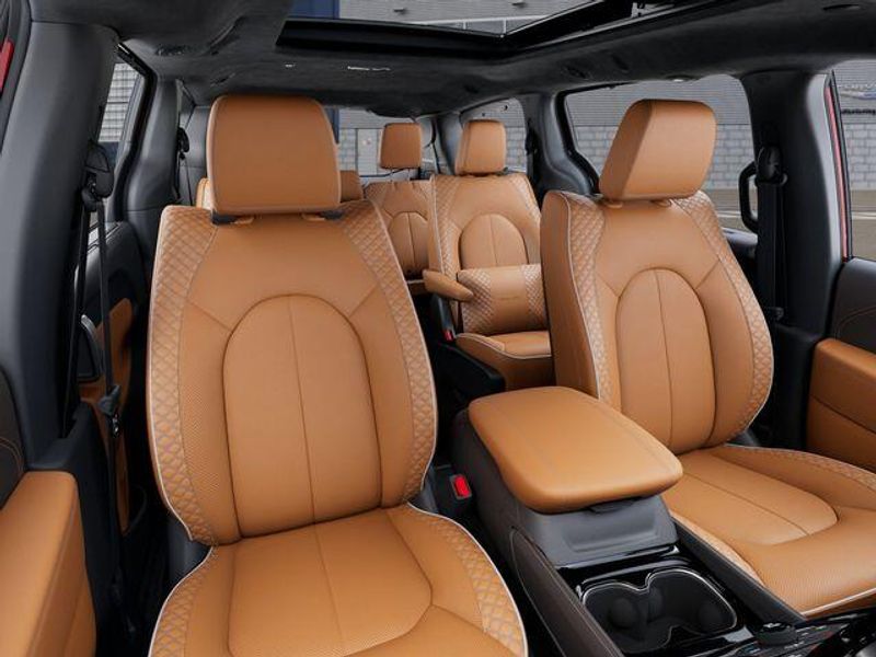 New 2026 Chrysler Pacifica Pinnacle AwdImage 16