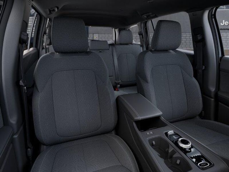 New 2026 Jeep Cherokee Laredo 4x4Image 16