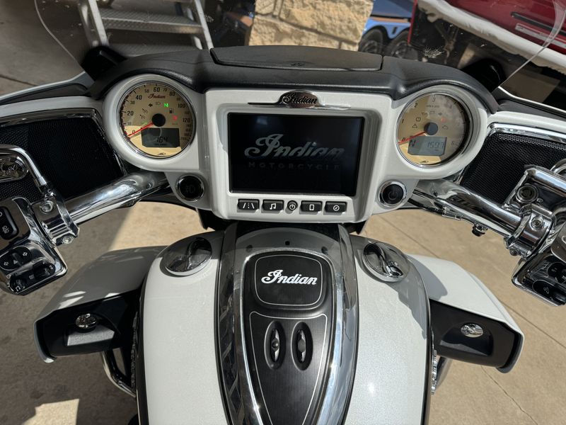2018 Indian Motorcycle RoadmasterImage 9