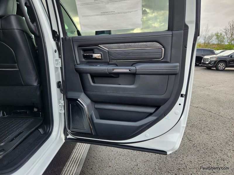 New 2026 RAM 2500 Limited Crew Cab 4x4 6'4' Box