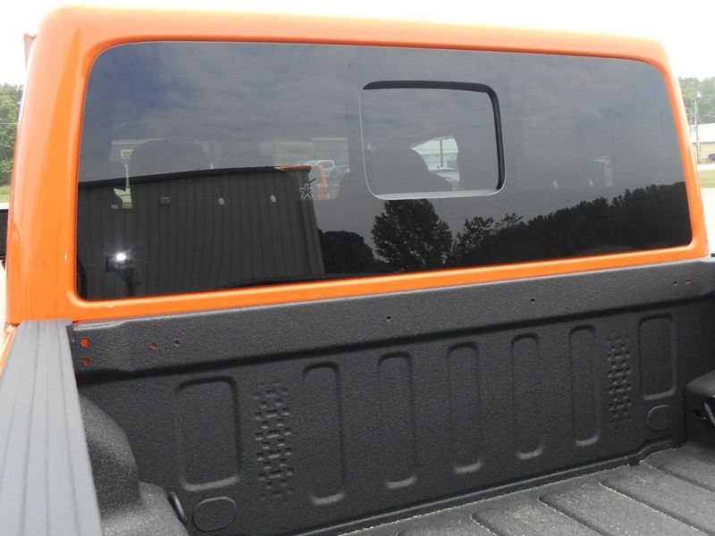 New 2025 Jeep Gladiator High Tide 4x4Image 29
