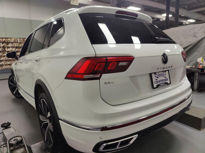 Used 2024 Volkswagen Tiguan AWD SEL R-Line w/Sunroof/NavImage 17