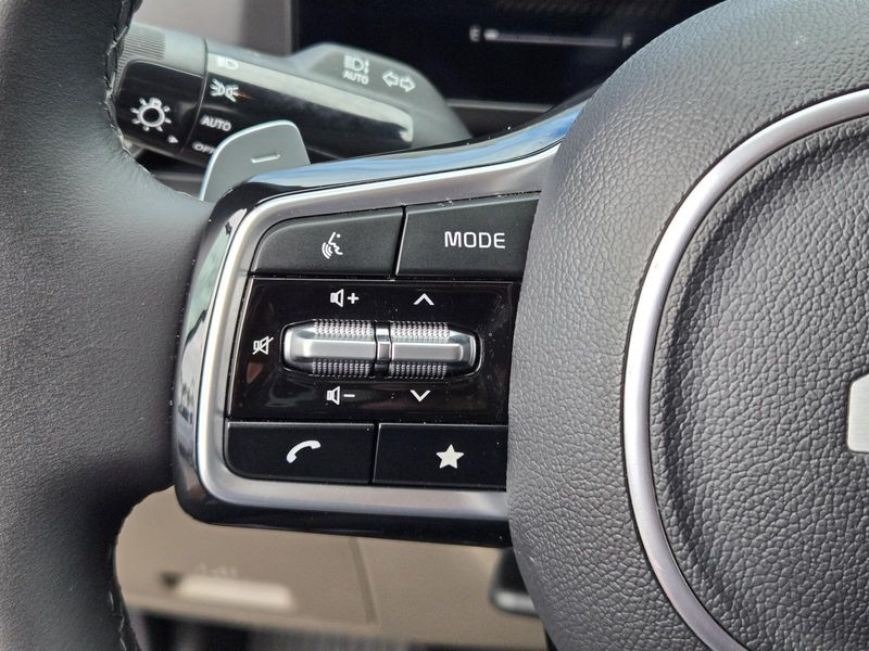 Used 2026 Kia Carnival MPV Hybrid EX FWD