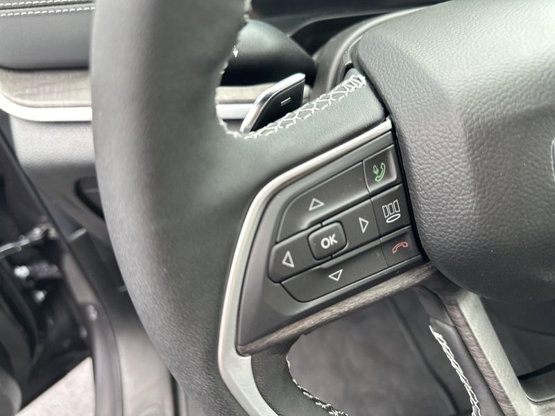 New 2025 Jeep Grand Cherokee L Limited 4x4Image 23